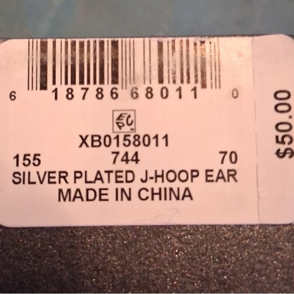 Silver Plated J Hoop Earring Extreme Sparkle!! New in Box - Picture 2 of 5